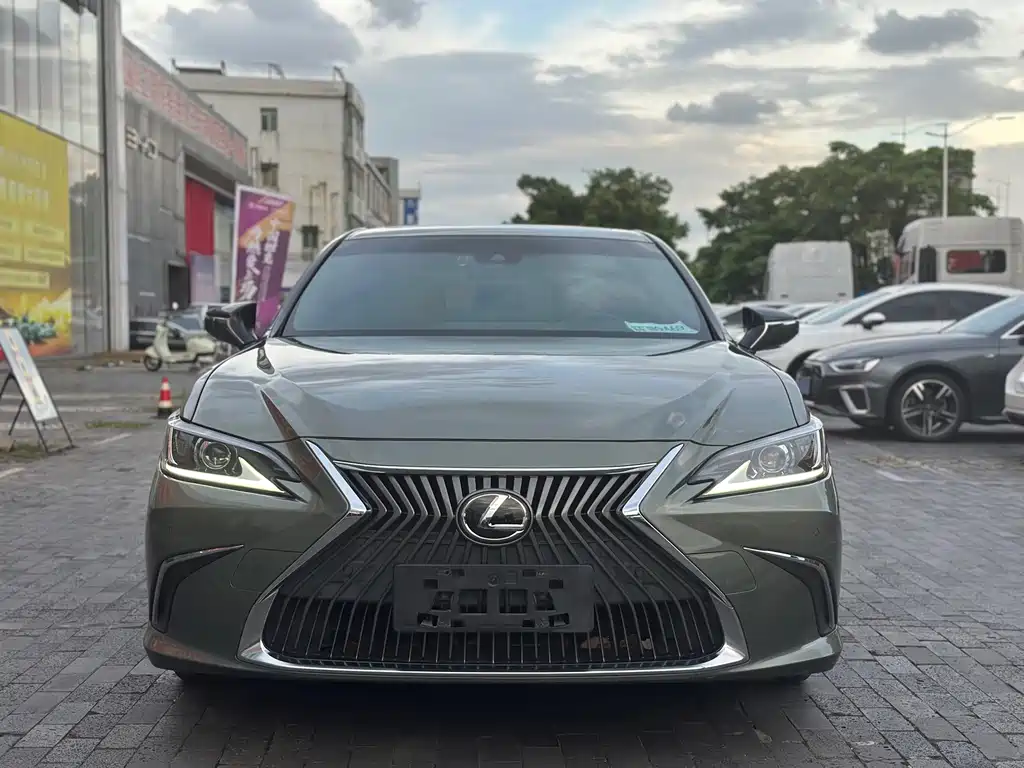 Lexus ES — фото 2