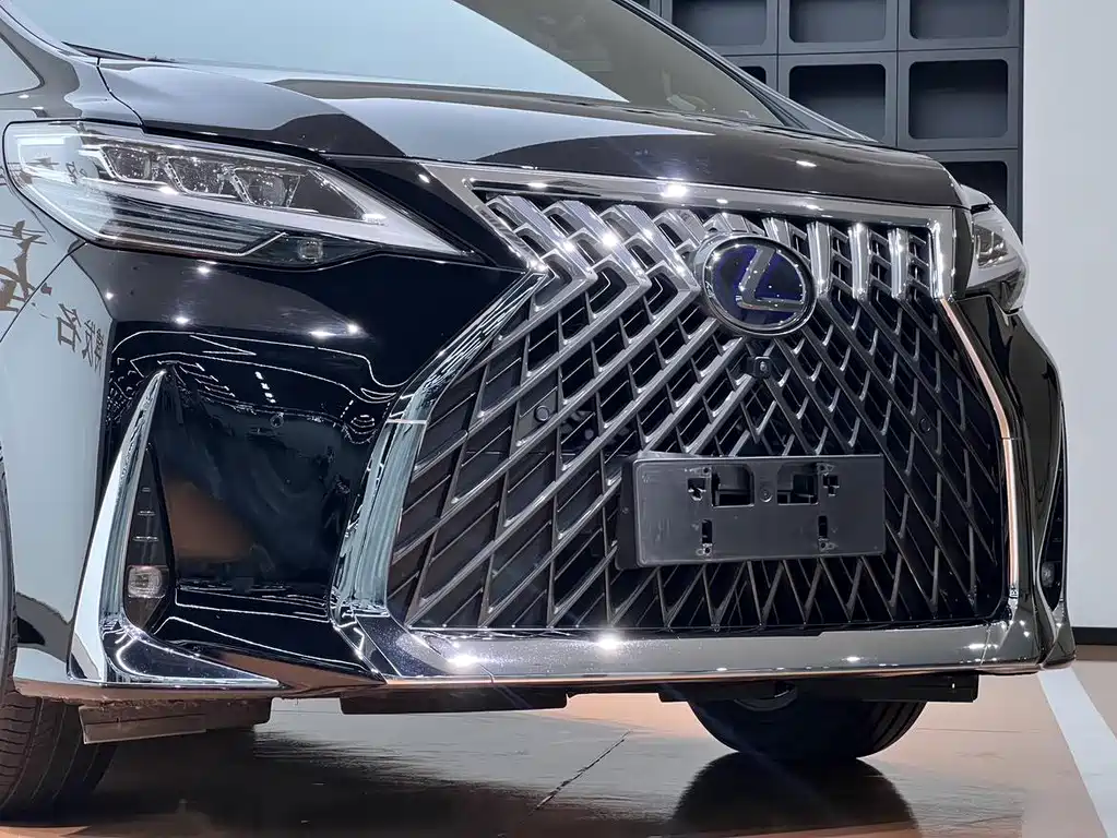 Lexus LM — фото 3