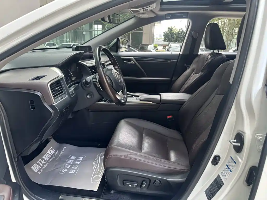 Lexus RX — фото 11