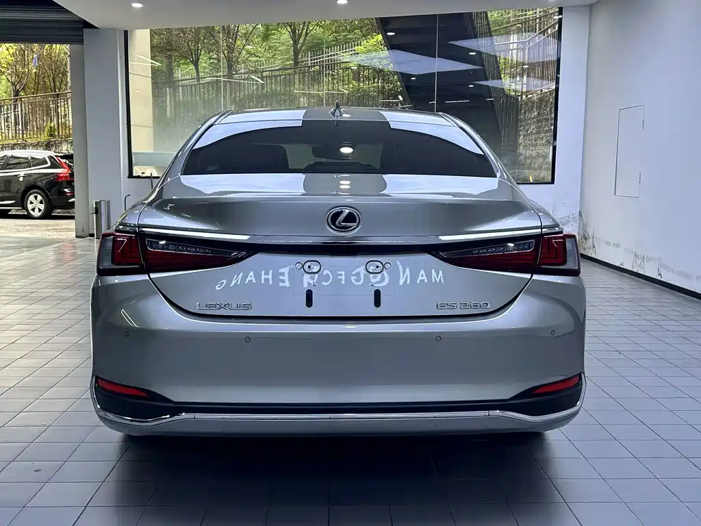 Lexus ES — фото 11