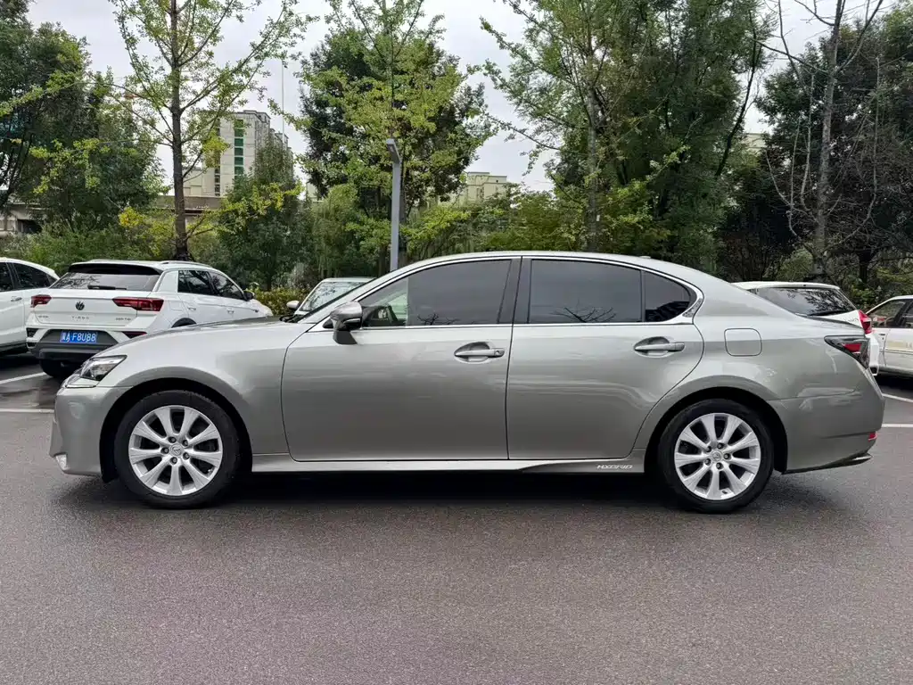 Lexus GS — фото 4