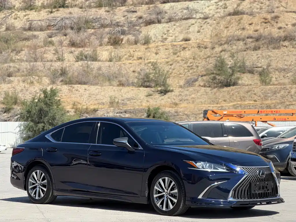 Lexus ES — фото 3