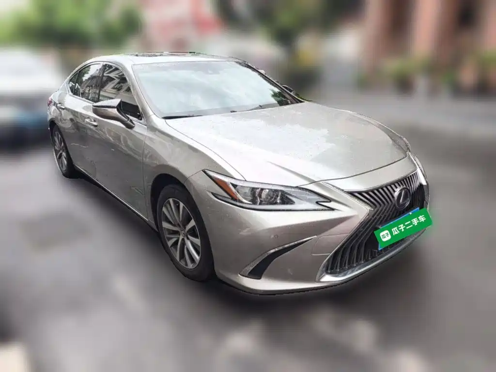 Lexus ES — фото 24