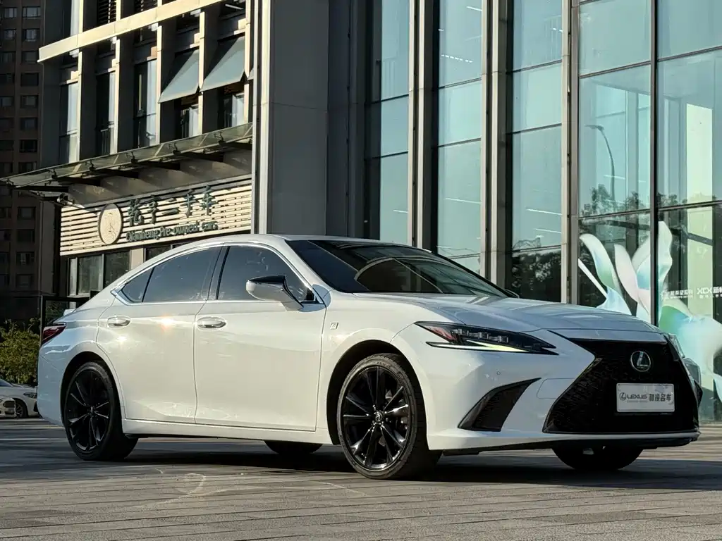 Lexus ES — фото 3