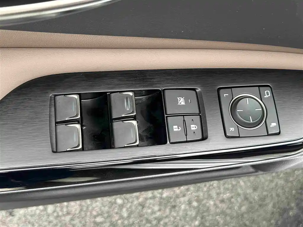 Lexus ES — фото 17