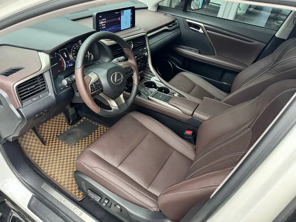 Lexus RX — фото 10