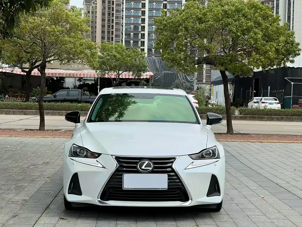 Lexus IS — фото 2