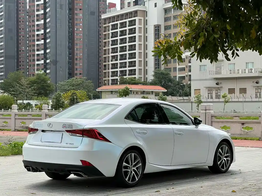 Lexus IS — фото 7