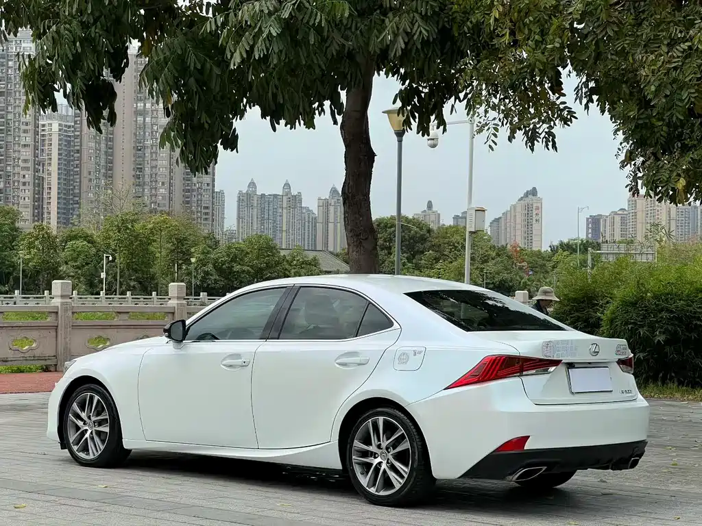 Lexus IS — фото 9