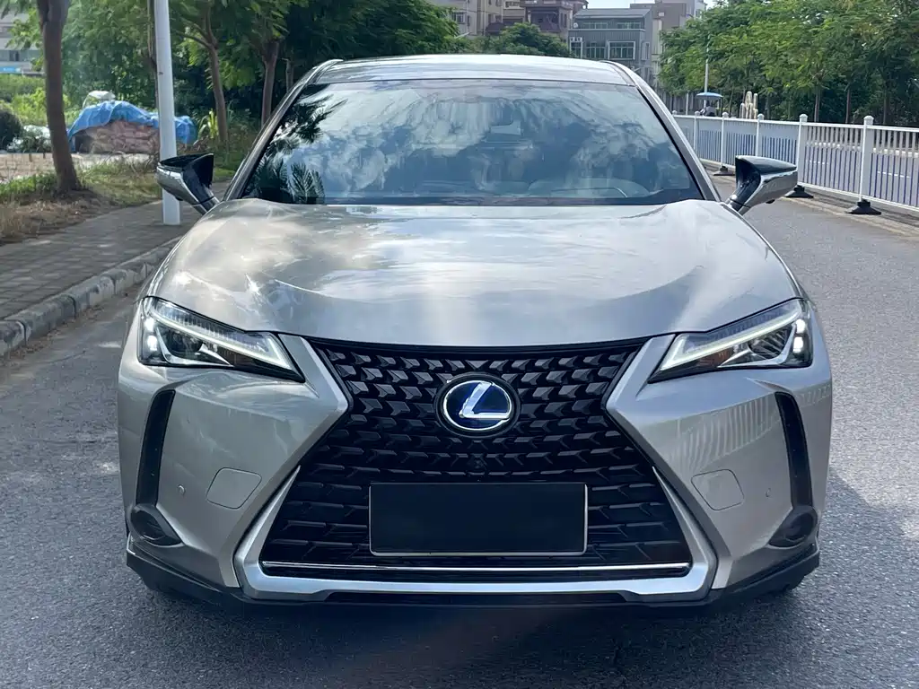 Lexus UX — фото 2