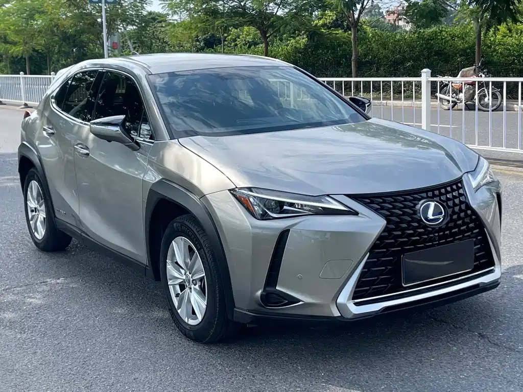 Lexus UX — фото 3