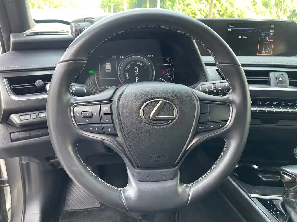 Lexus UX — фото 22
