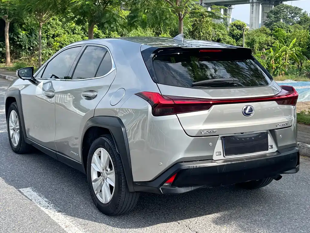 Lexus UX — фото 4