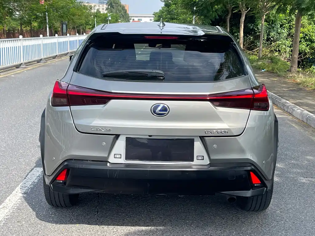 Lexus UX — фото 5