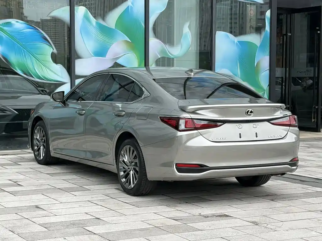 Lexus ES — фото 9