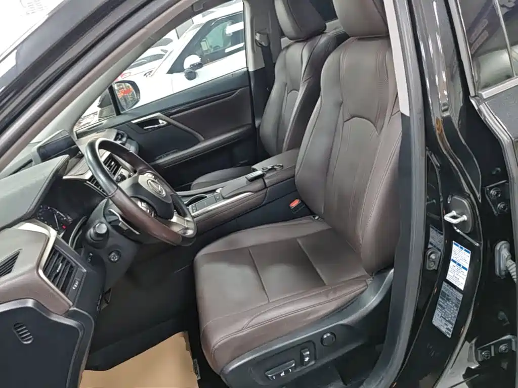 Lexus RX — фото 15