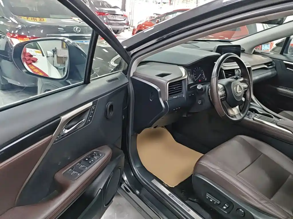Lexus RX — фото 16