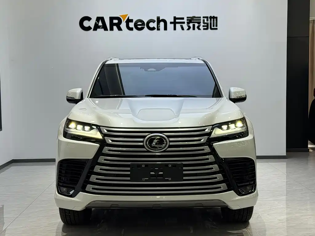 Lexus LX — фото 2