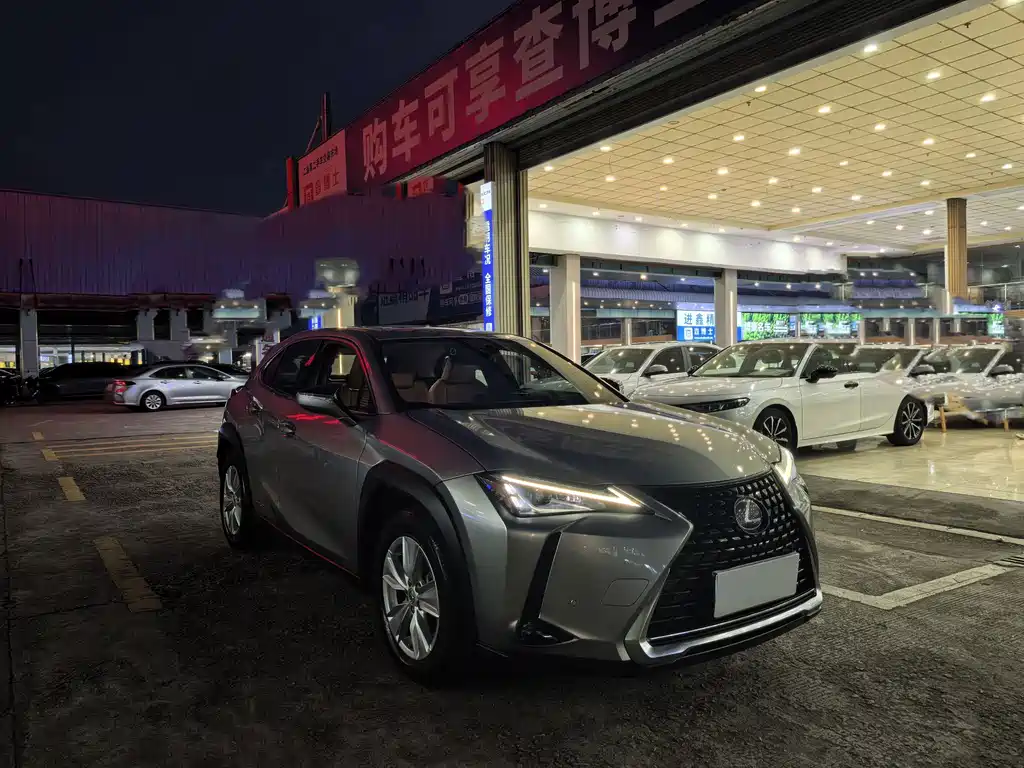 Lexus UX — фото 3