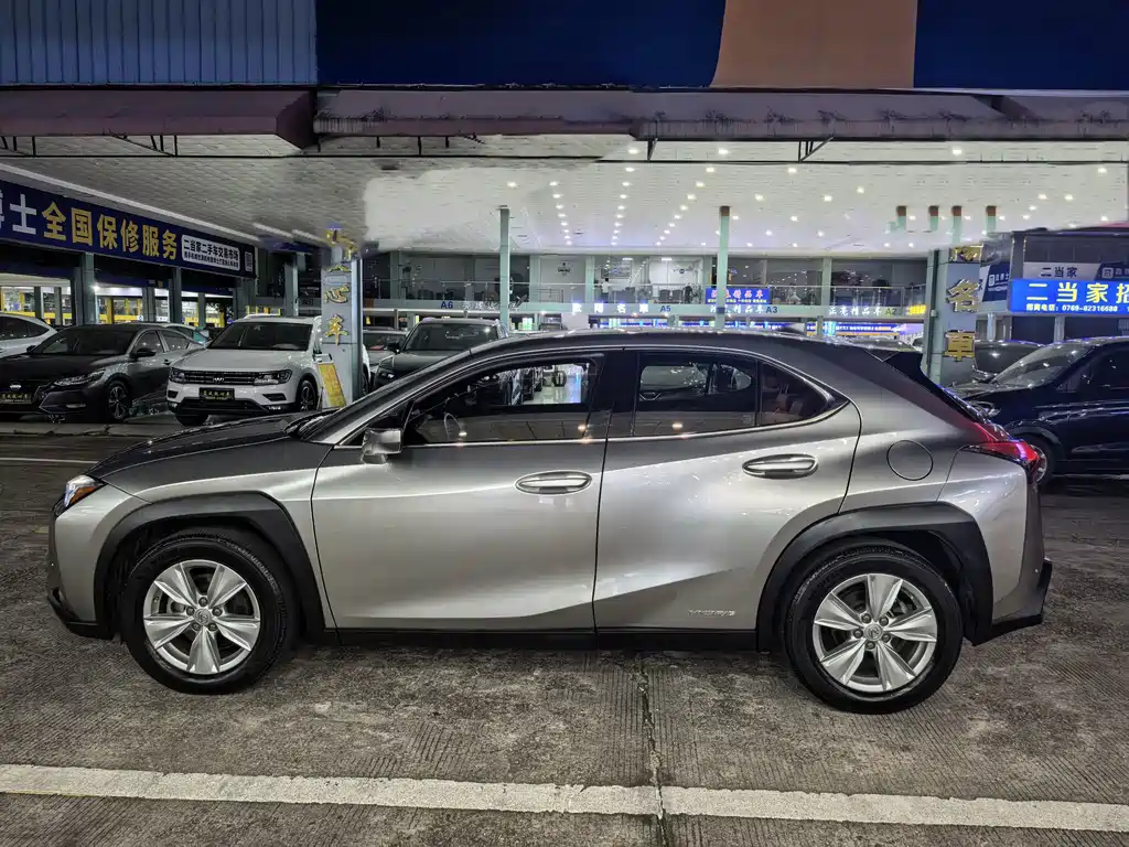Lexus UX — фото 5