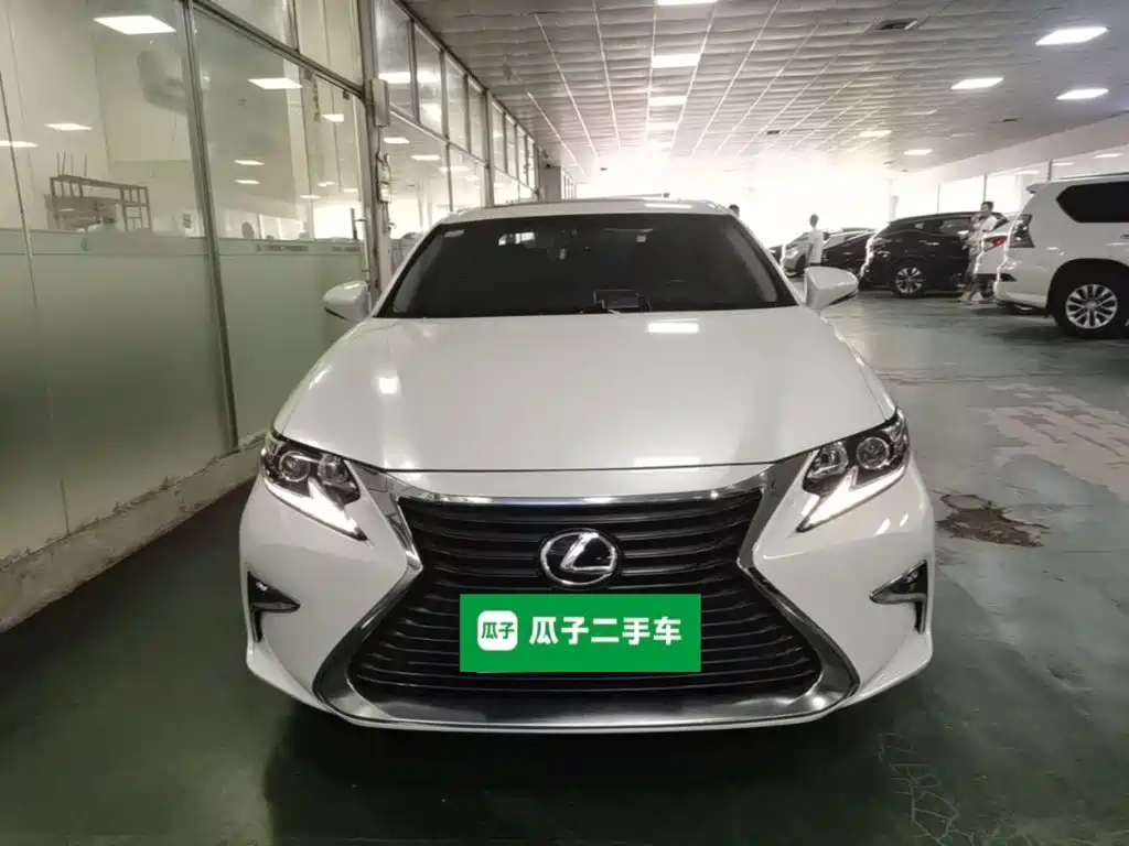 Lexus ES — фото 3