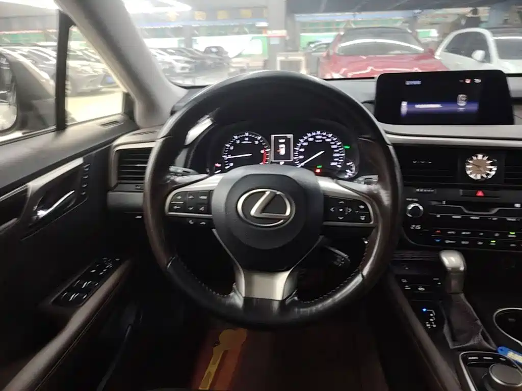 Lexus RX — фото 11