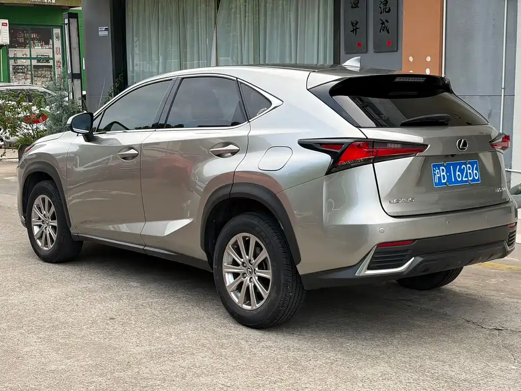 Lexus NX — фото 4