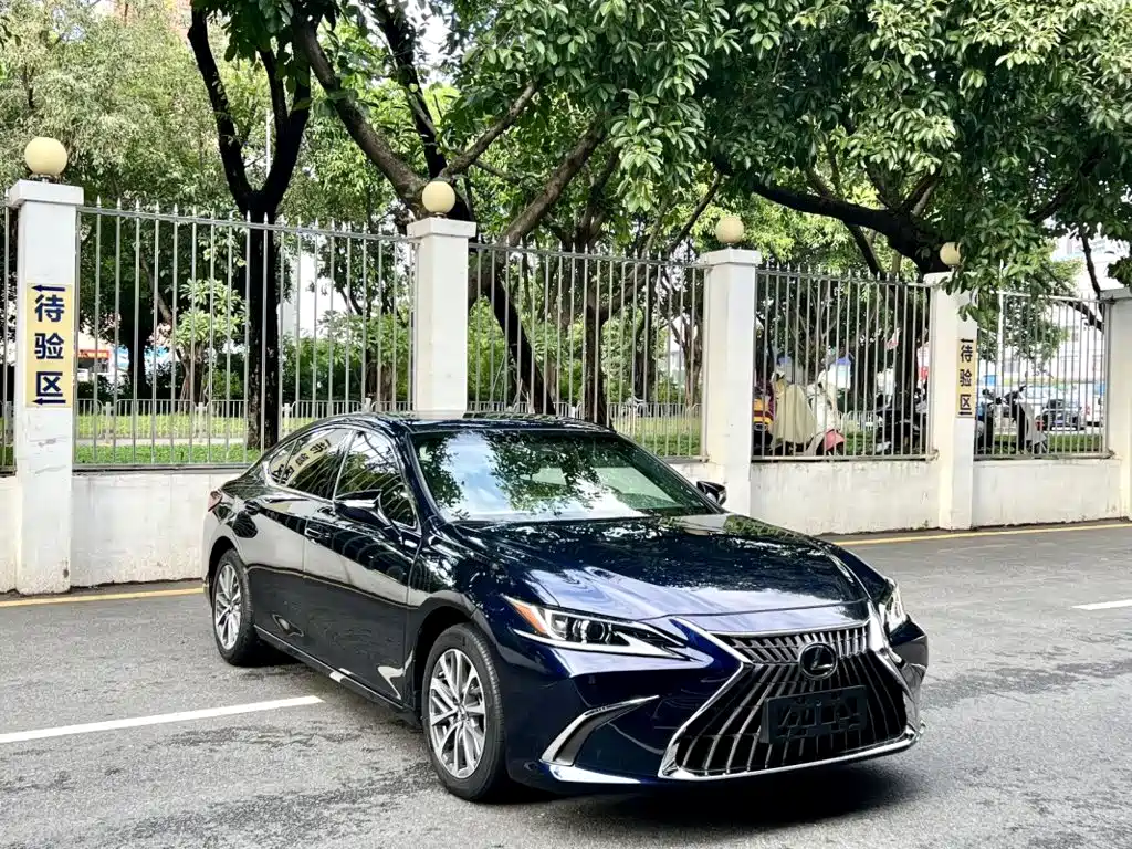 Lexus ES — фото 3