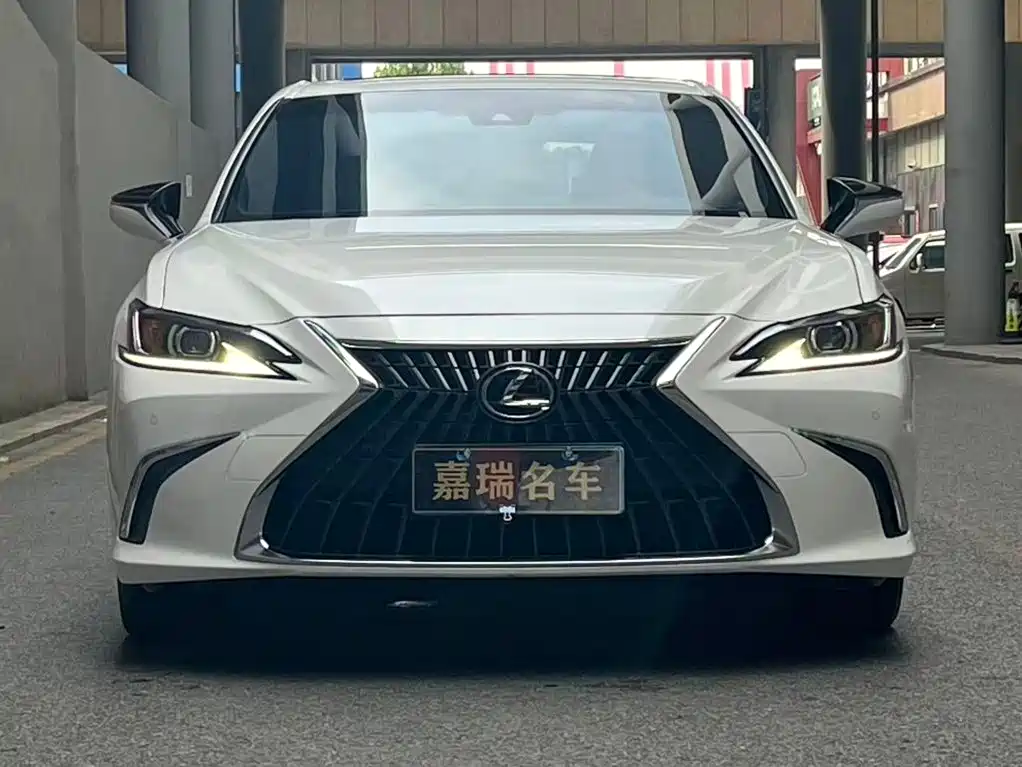 Lexus ES — фото 2