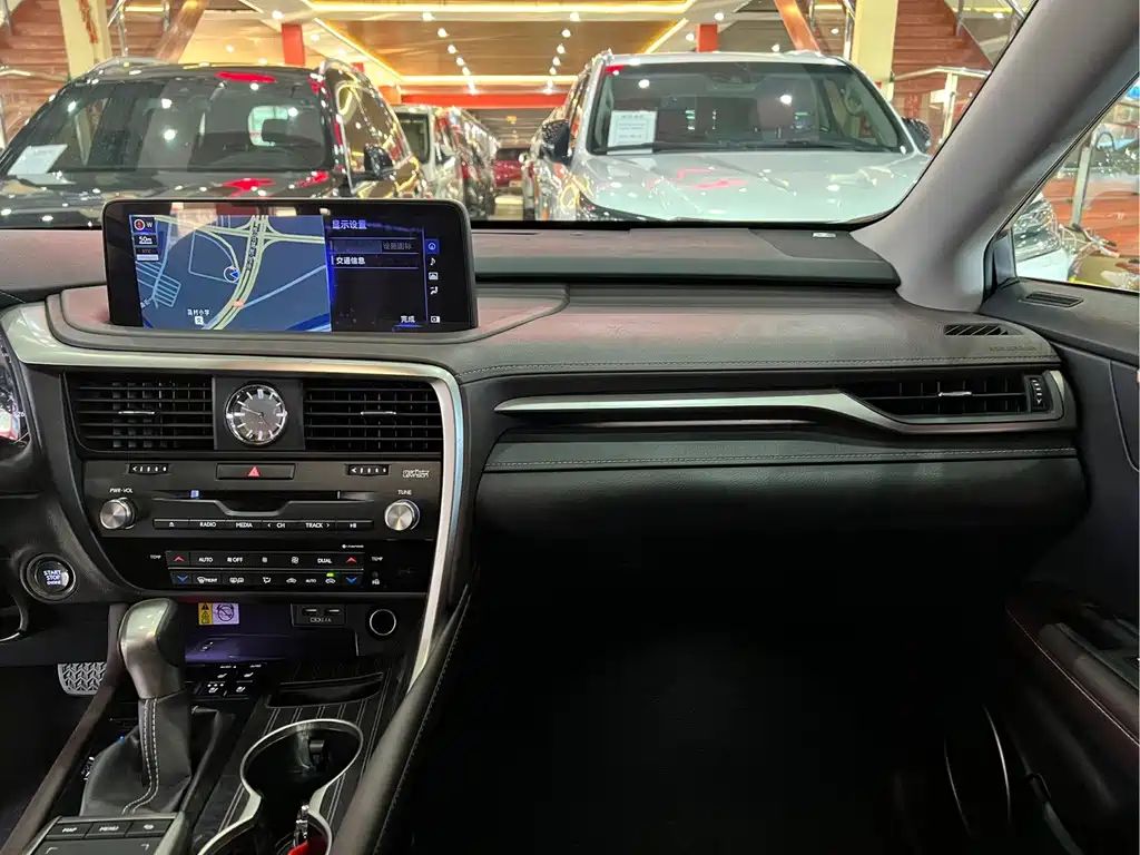 Lexus RX — фото 11