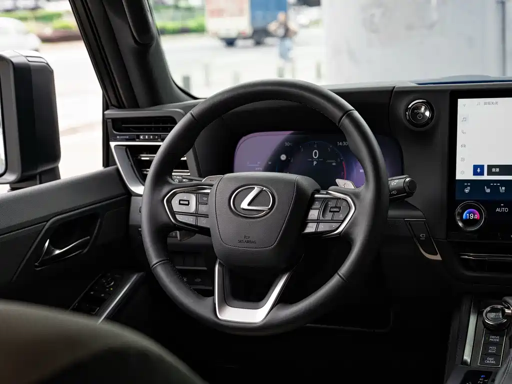 Lexus GX — фото 10