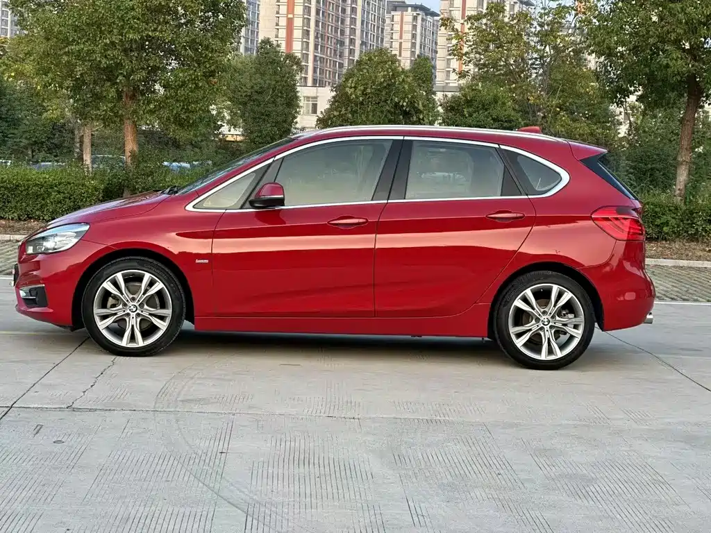 BMW 2 Series Active Tourer — фото 5