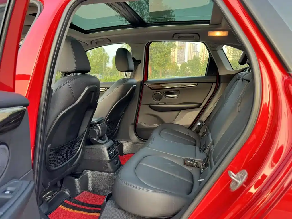 BMW 2 Series Active Tourer — фото 7