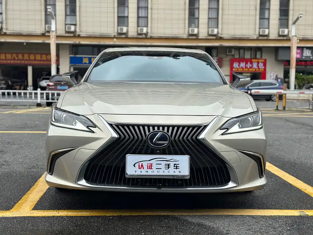 Lexus ES — фото 2
