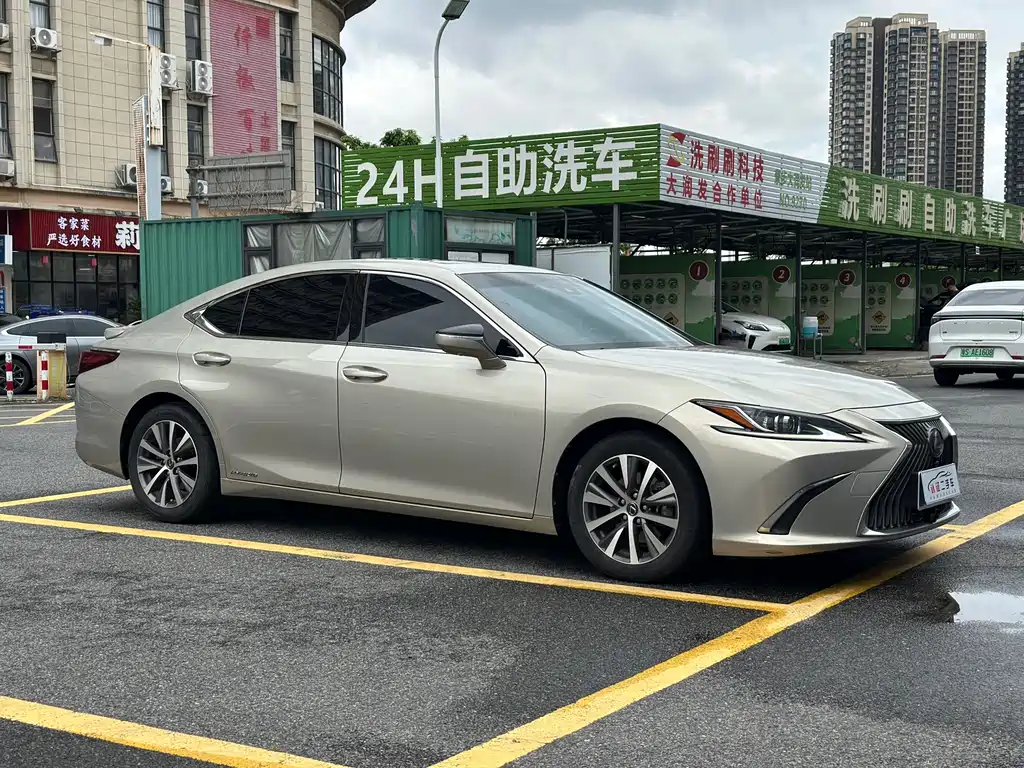 Lexus ES — фото 3