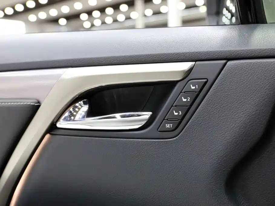 Lexus RX — фото 15