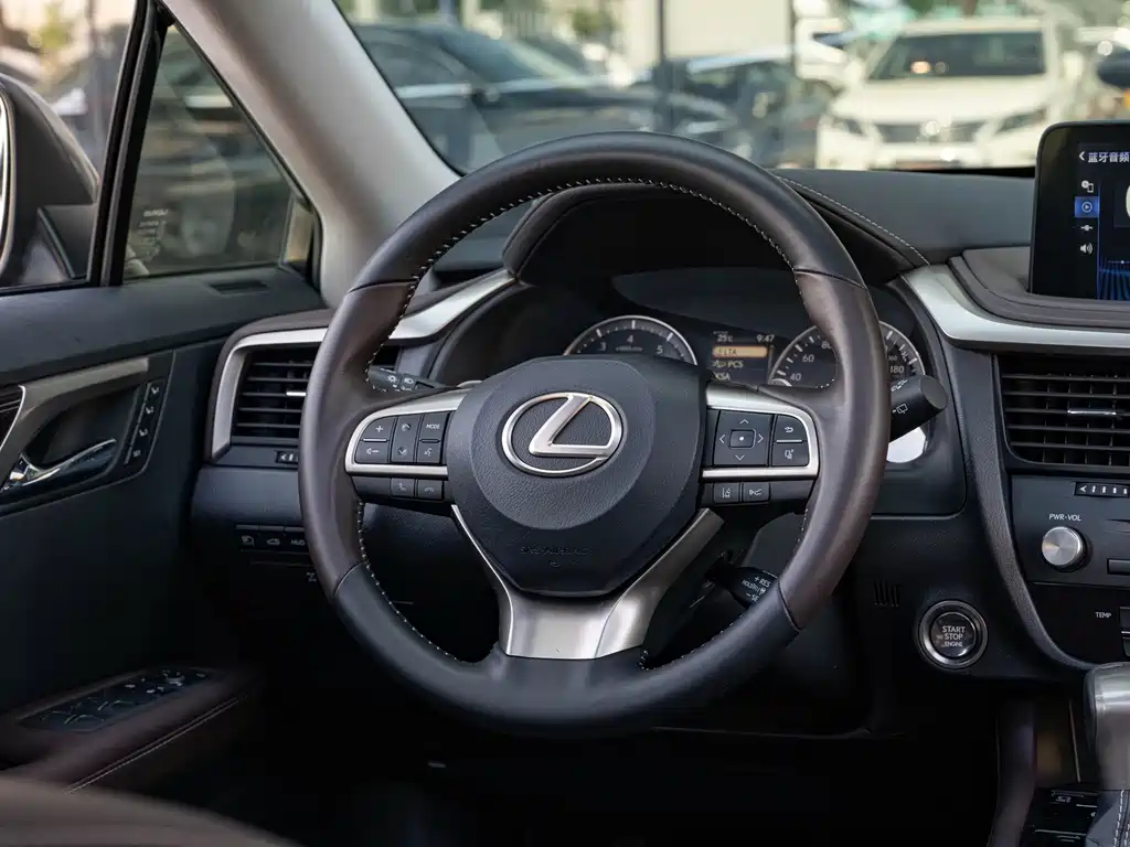 Lexus RX — фото 14