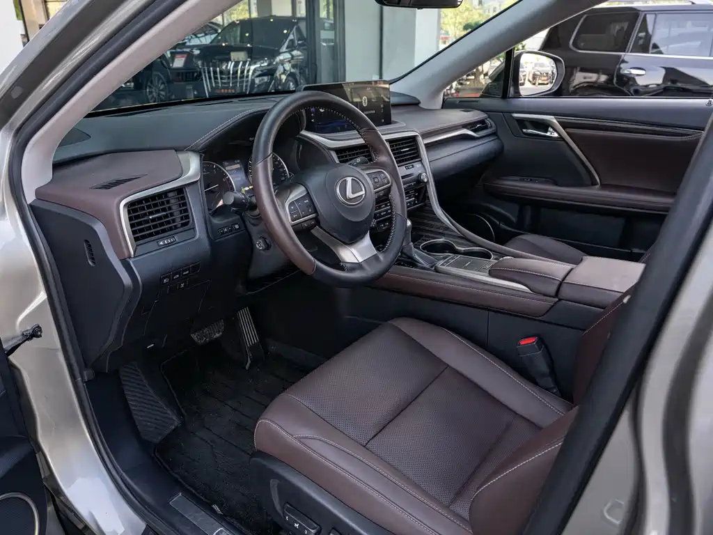 Lexus RX — фото 9
