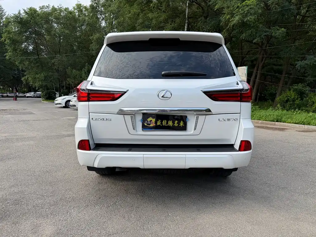 Lexus LX — фото 5