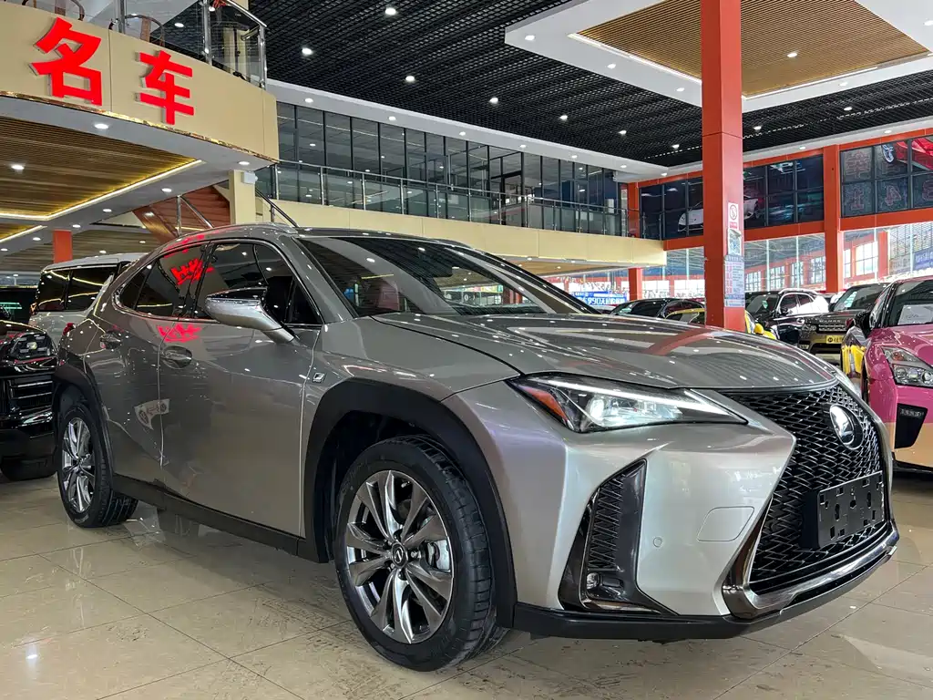 Lexus UX — фото 3