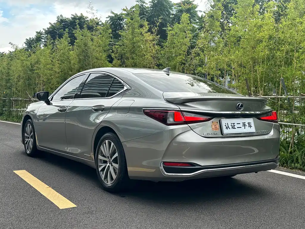 Lexus ES — фото 4