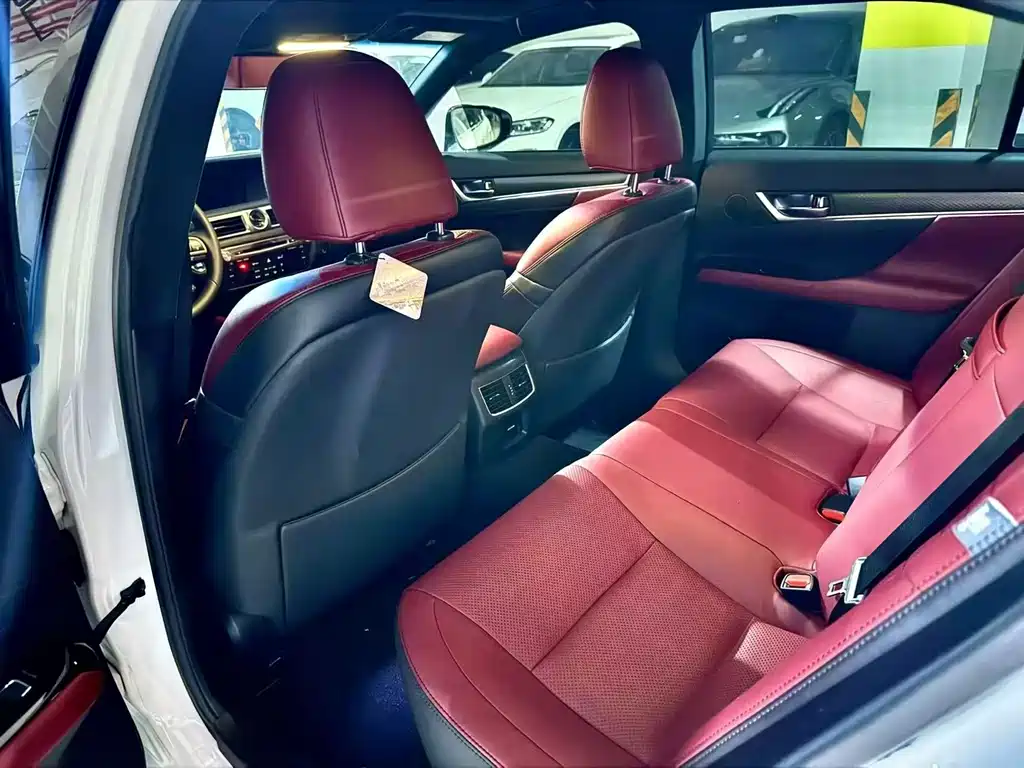 Lexus GS — фото 4