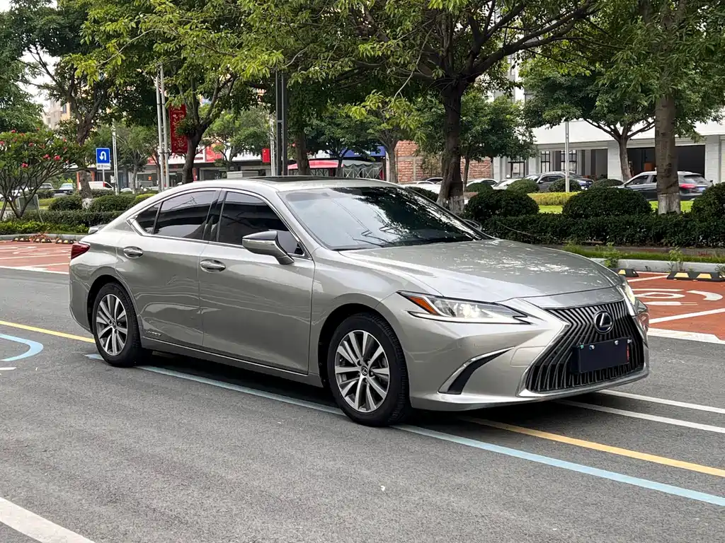 Lexus ES — фото 3