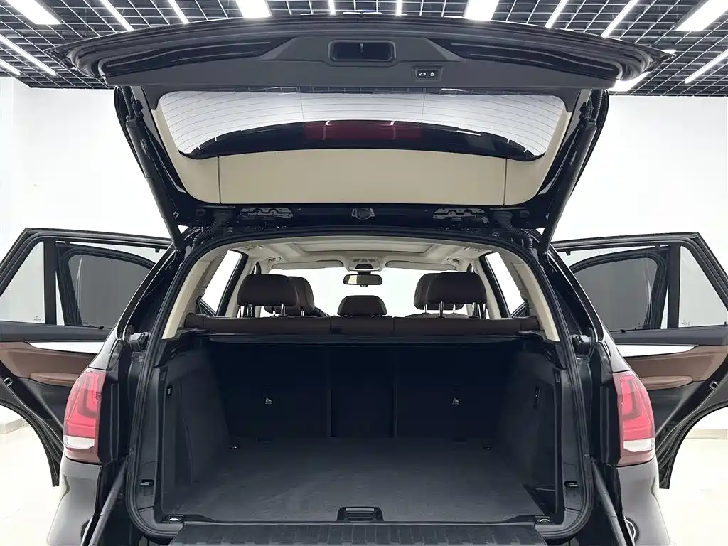 BMW X5 (Import) — фото 7