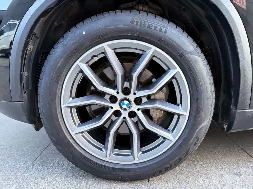 BMW X5 (Import) — фото 18