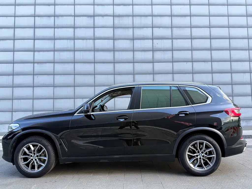 BMW X5 (Import) — фото 4