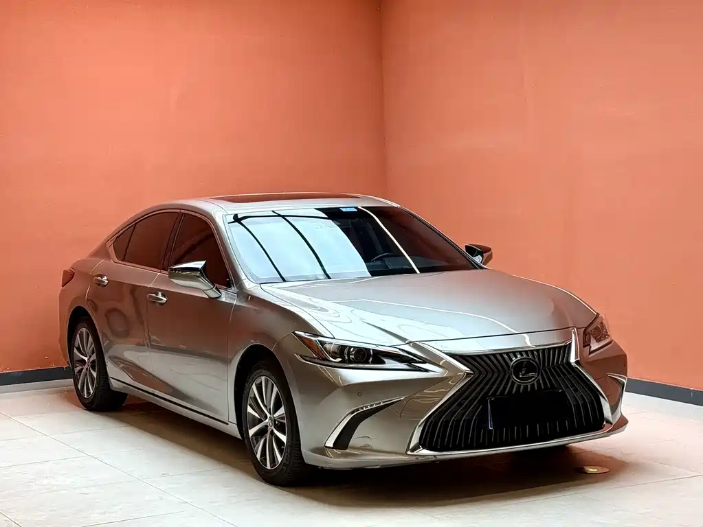 Lexus ES — фото 3