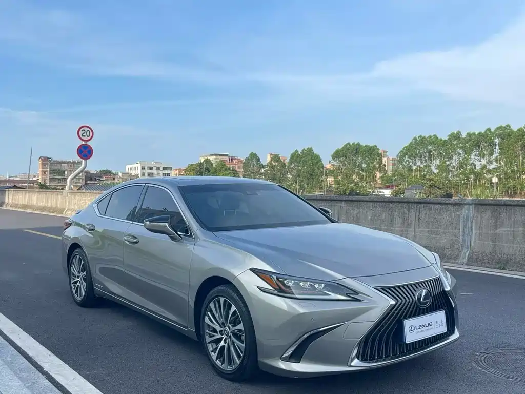 Lexus ES — фото 6