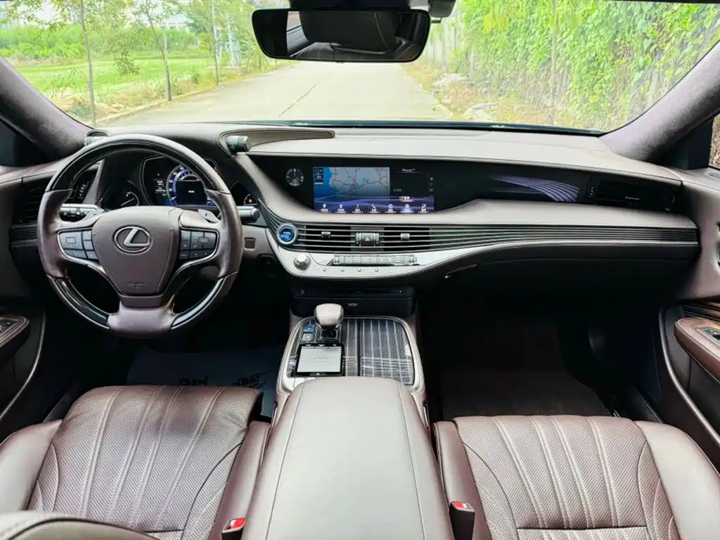 Lexus LS — фото 13