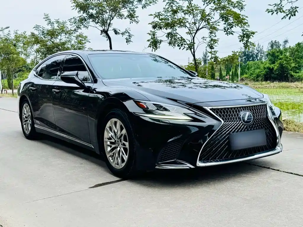 Lexus LS — фото 21